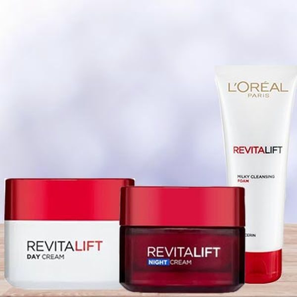 L'Oreal Revitalift Cosmetics Hamper