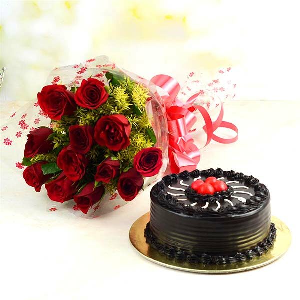 a Bunch of 12 Roses and Chocolate Cake