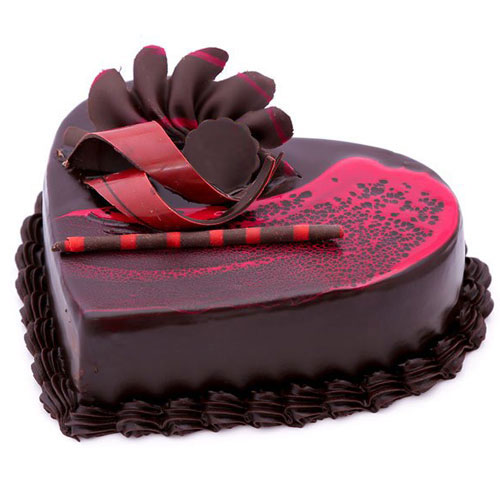Order Irresistible Belgian Chocolate Cake Online, Price Rs.795 | FlowerAura